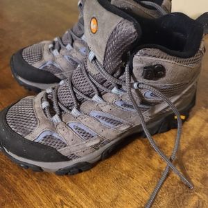 Merrell hiking boots size 8.5